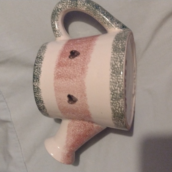A clay watering can - Picture 3 of 6